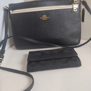 Coach East West crossbody pop up